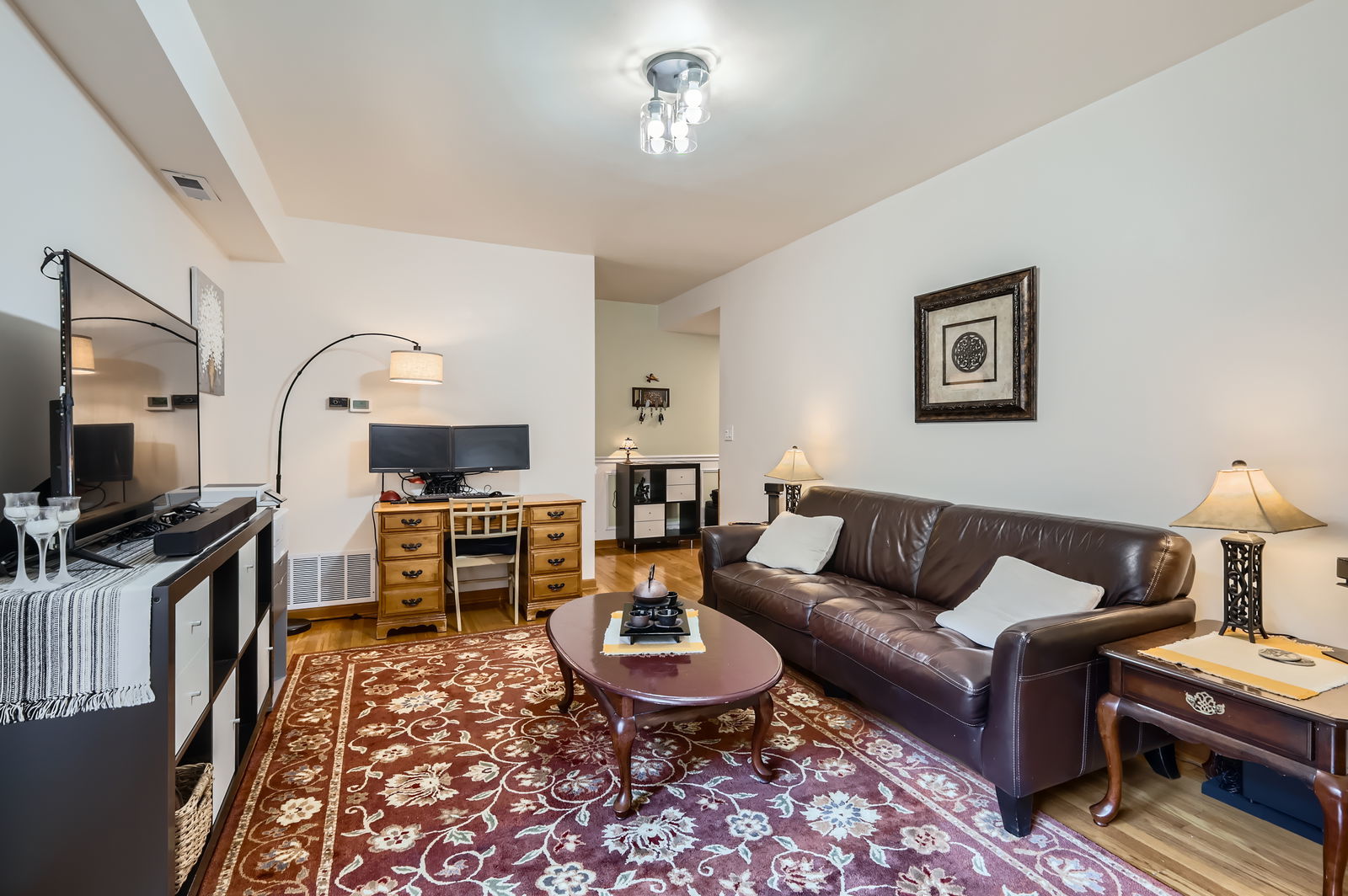 28 S 6th Avenue #1D, La Grange, IL 60525