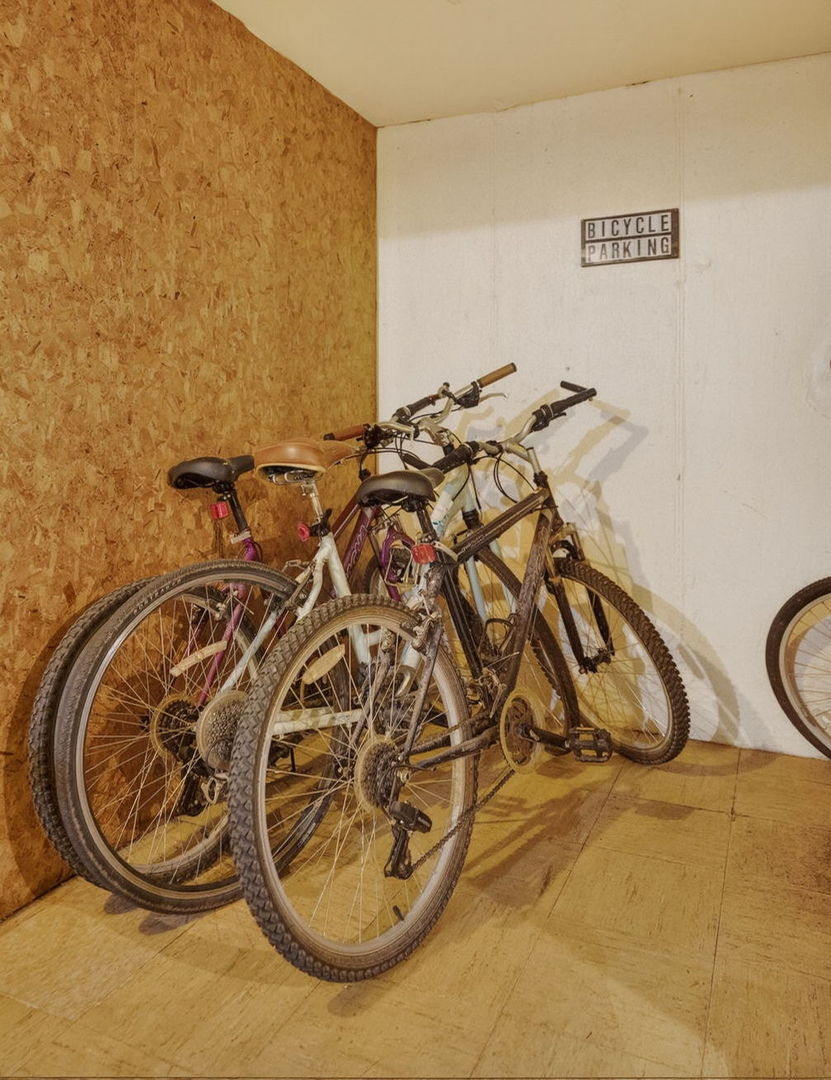 5143 N East River Road #355-D, Chicago, IL 60656