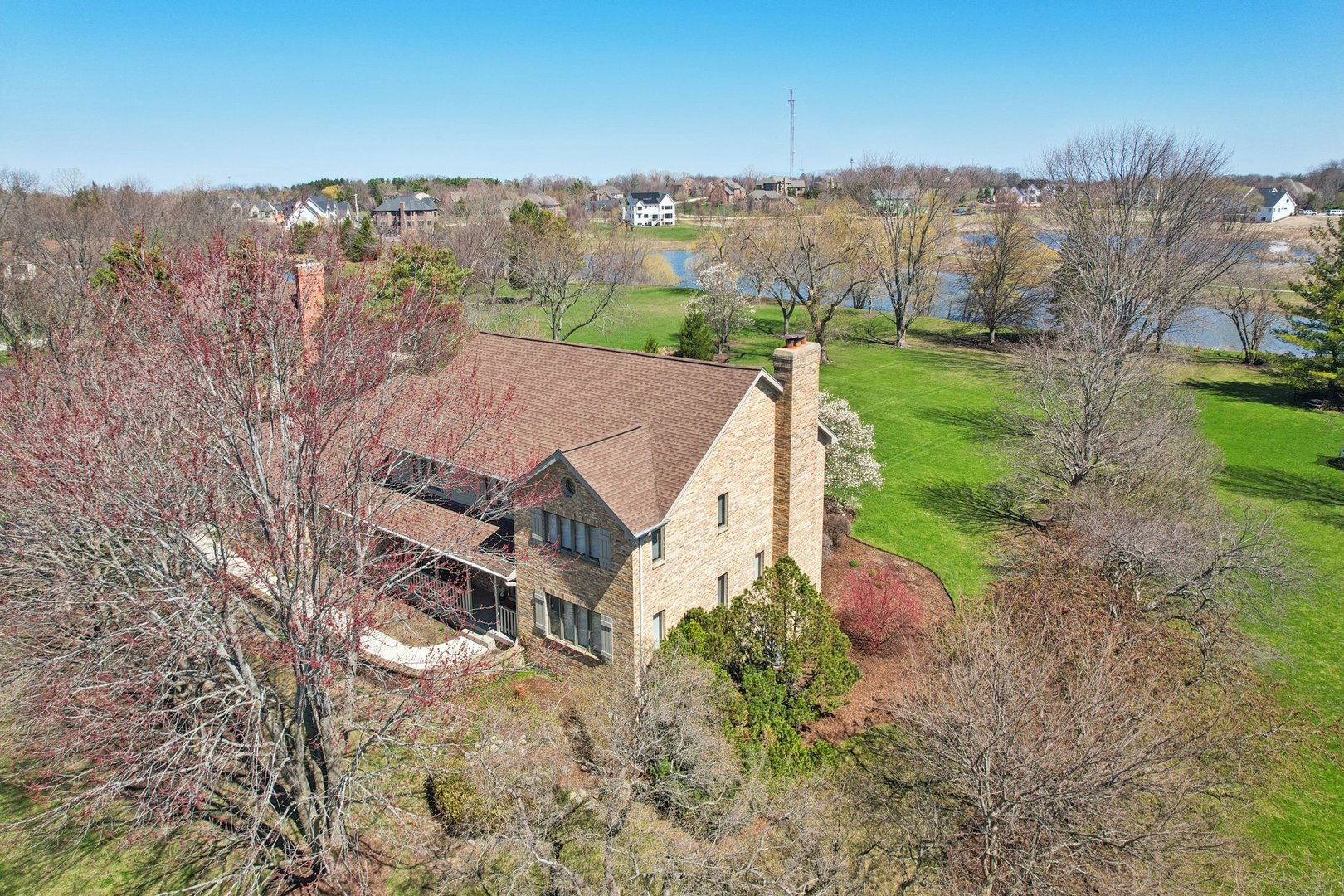 54 Gentry Drive, Hawthorn Woods, IL 60047