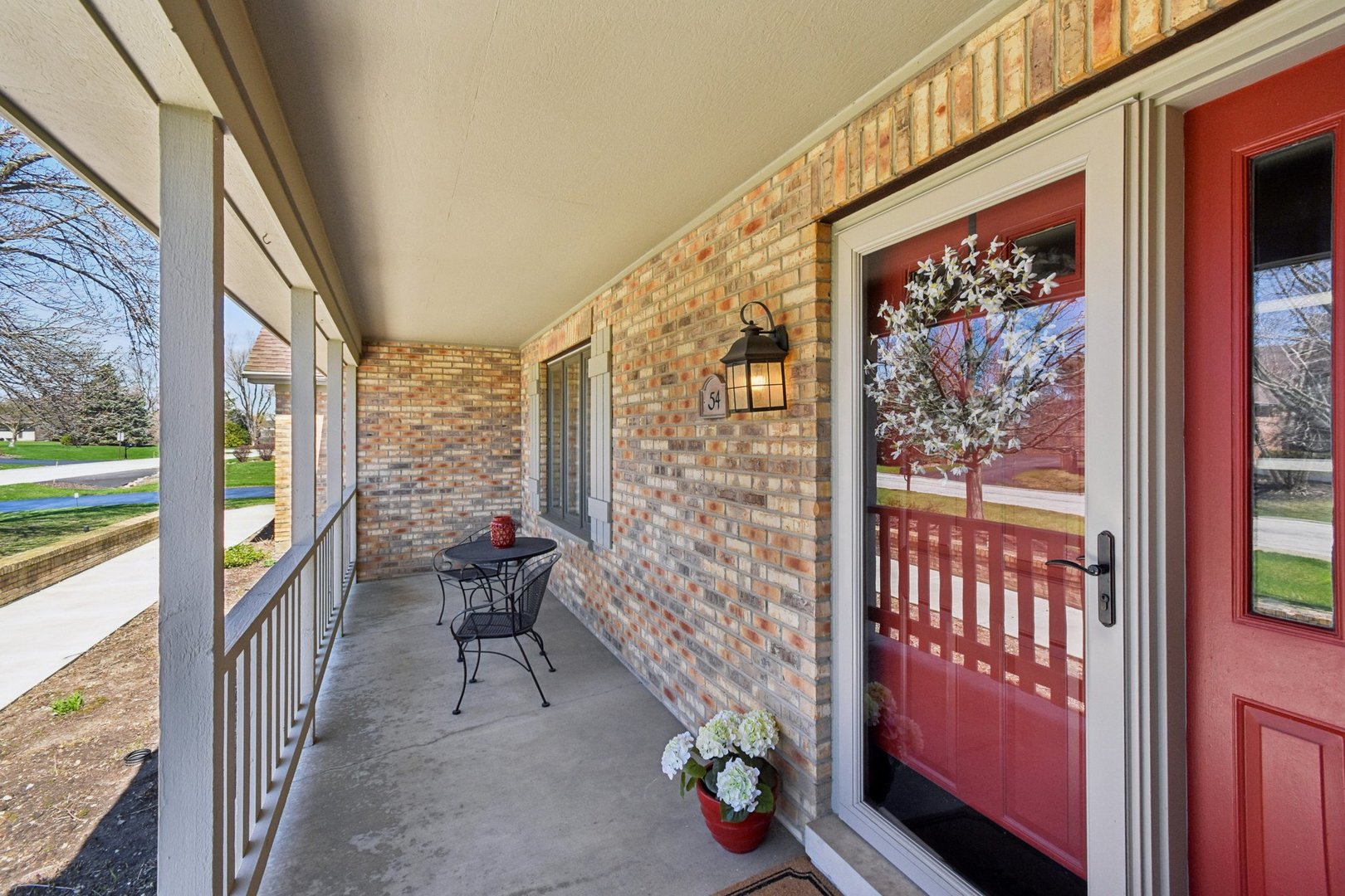 54 Gentry Drive, Hawthorn Woods, IL 60047