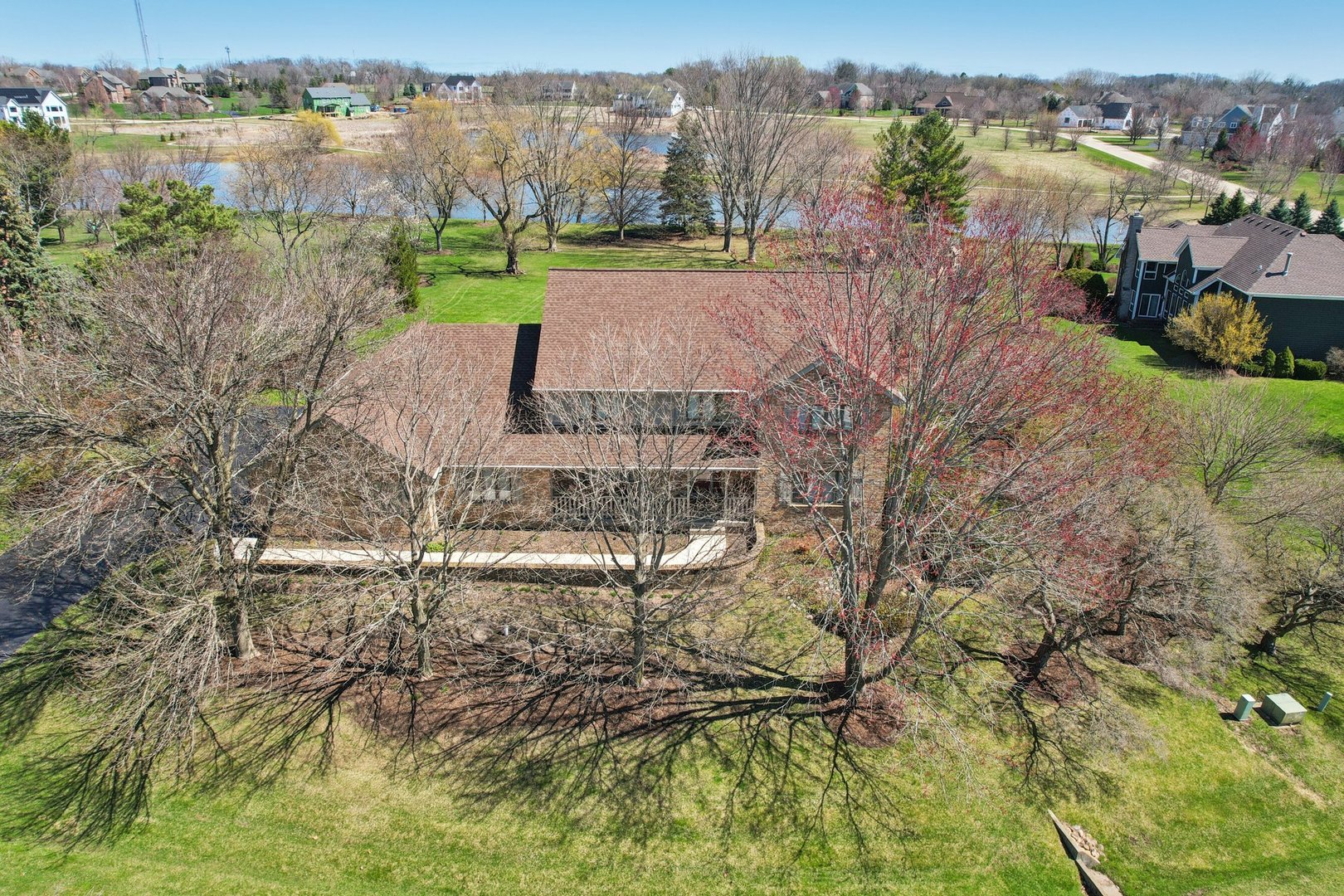 54 Gentry Drive, Hawthorn Woods, IL 60047