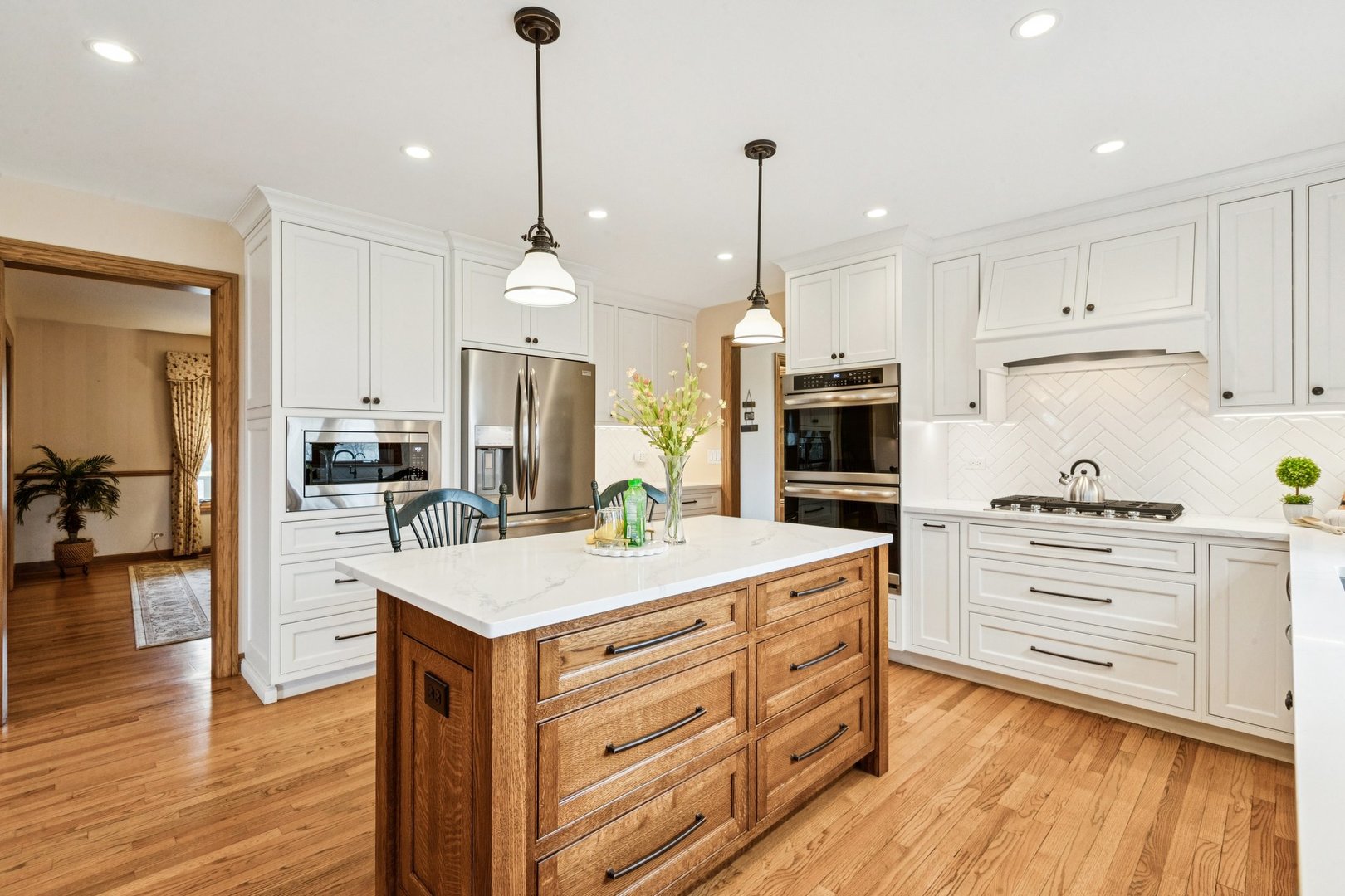 54 Gentry Drive, Hawthorn Woods, IL 60047