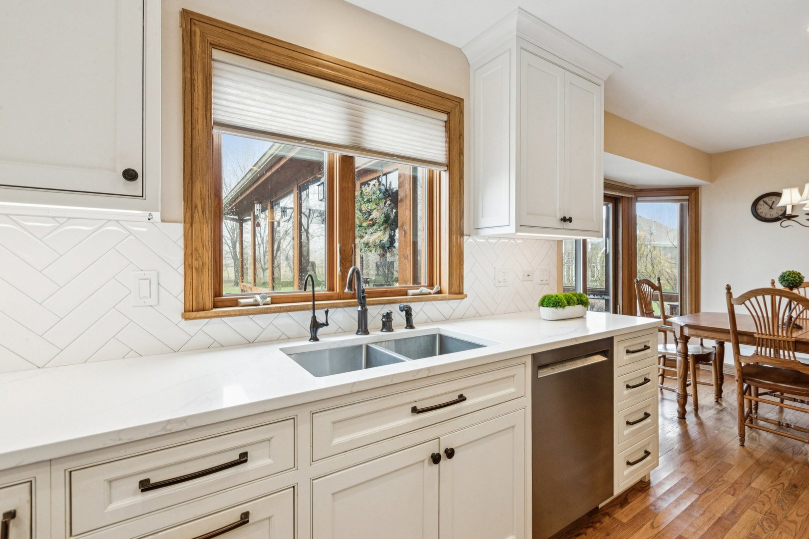 54 Gentry Drive, Hawthorn Woods, IL 60047