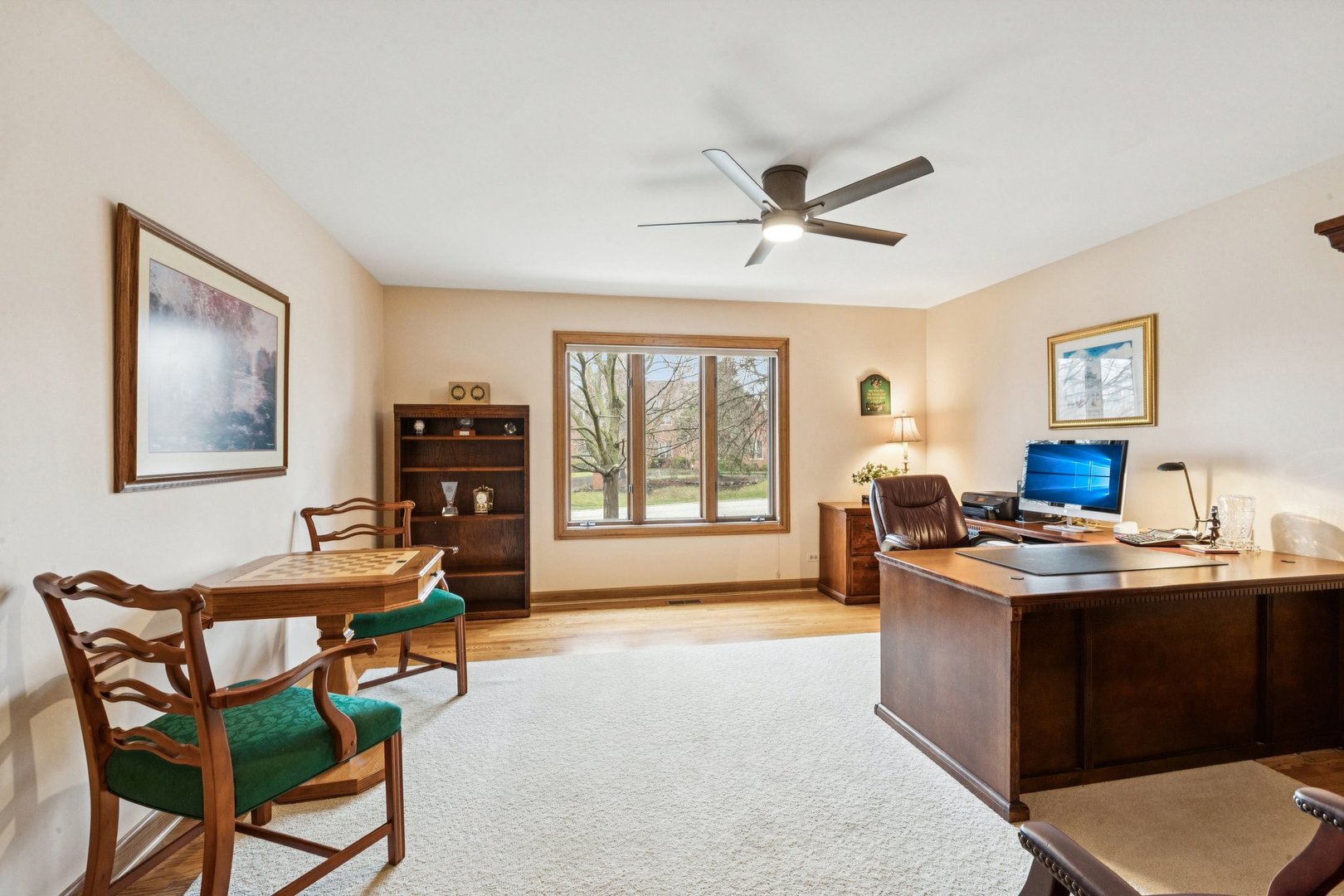 54 Gentry Drive, Hawthorn Woods, IL 60047