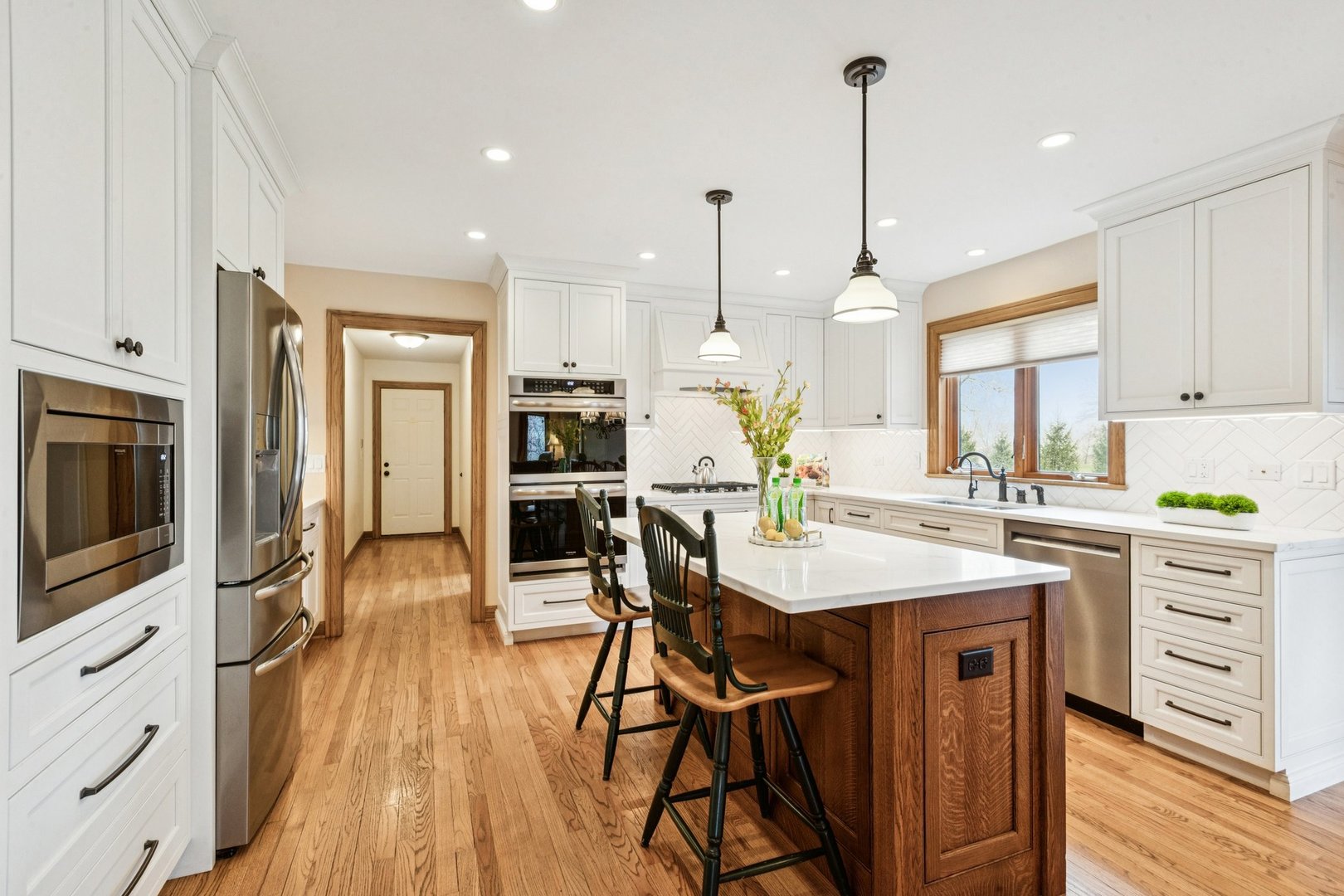 54 Gentry Drive, Hawthorn Woods, IL 60047