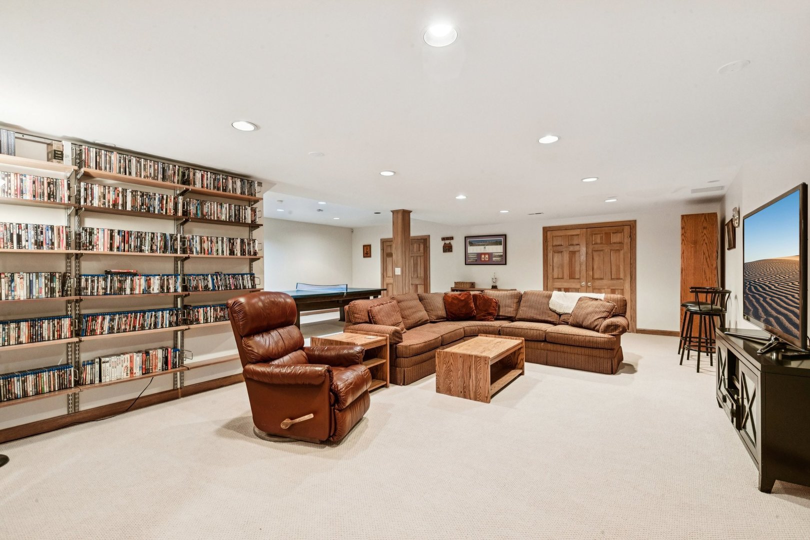 54 Gentry Drive, Hawthorn Woods, IL 60047