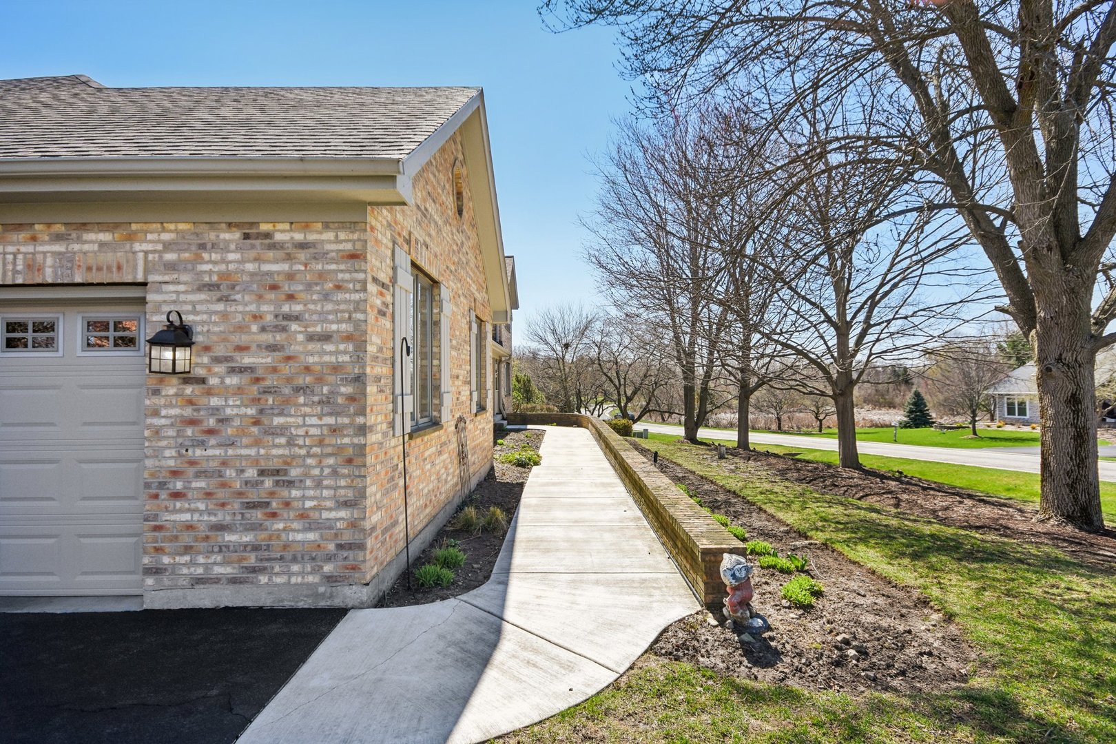 54 Gentry Drive, Hawthorn Woods, IL 60047