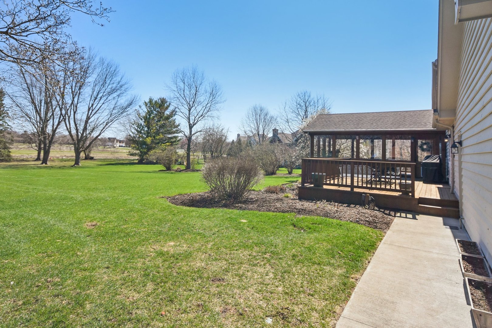 54 Gentry Drive, Hawthorn Woods, IL 60047