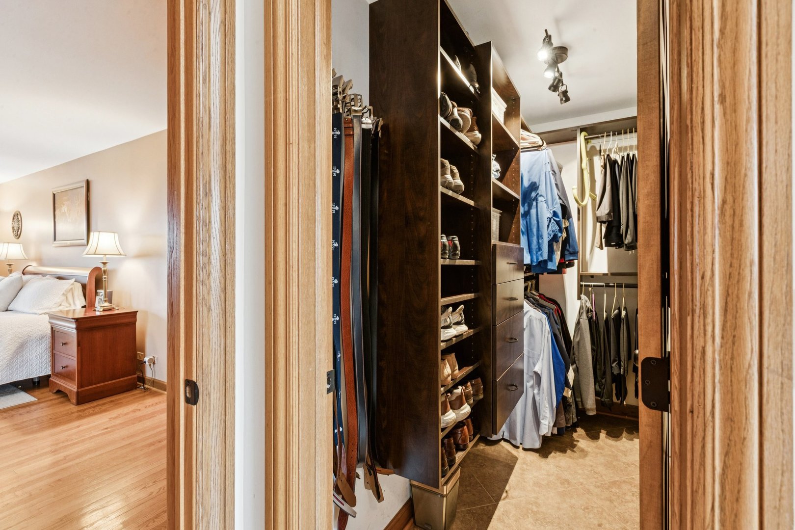 54 Gentry Drive, Hawthorn Woods, IL 60047