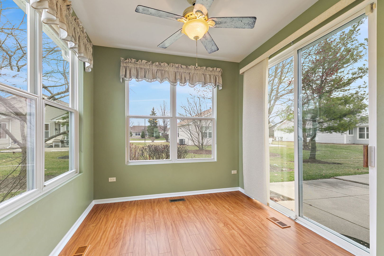 12970 Brookwood Drive, Huntley, IL 60142