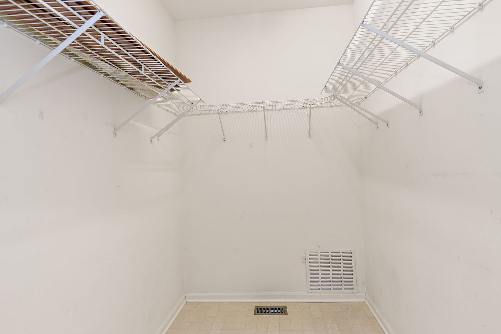 12970 Brookwood Drive, Huntley, IL 60142