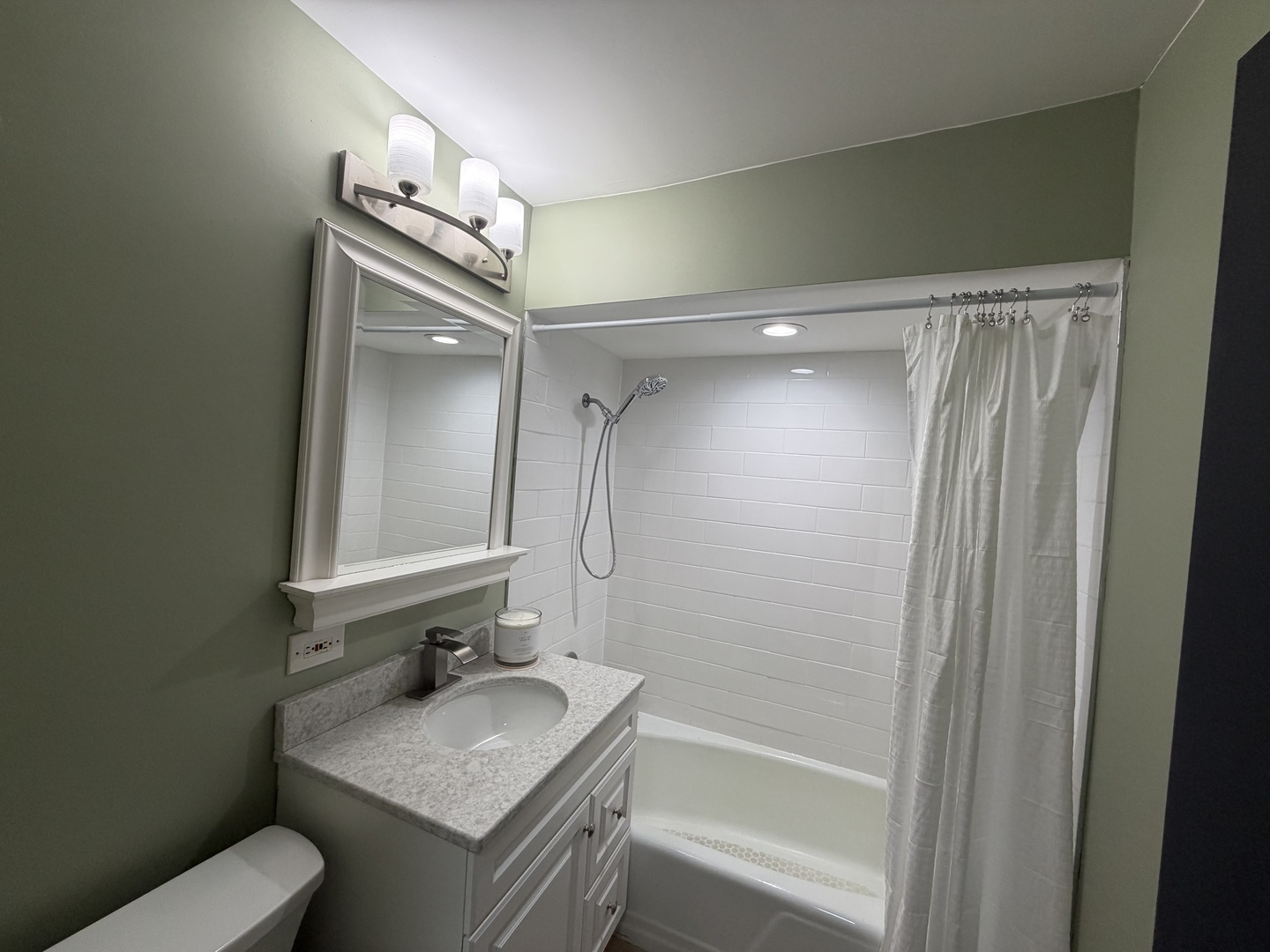 423 S Center Street, Bensenville, IL 60106