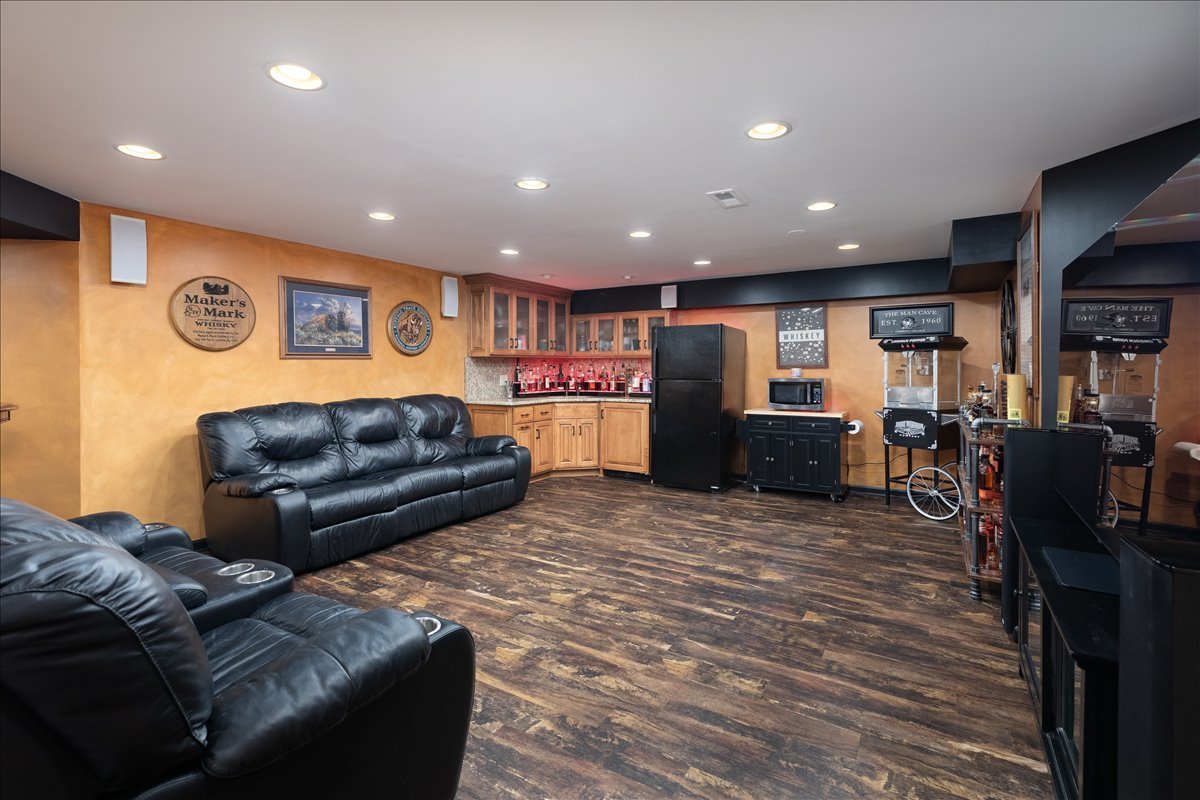 1576 Pine Lake Drive, Naperville, IL 60564