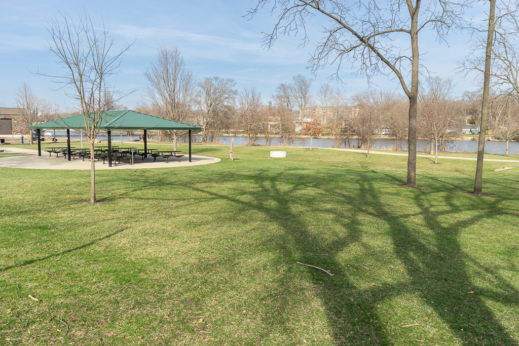 381 S Collins Street #B, South Elgin, IL 60177