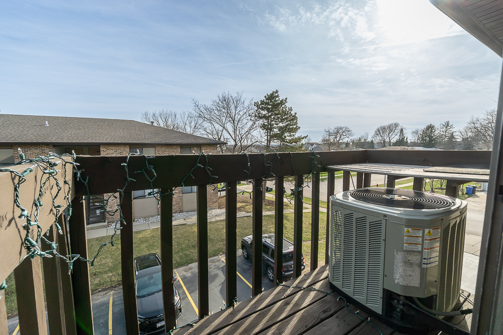 381 S Collins Street #B, South Elgin, IL 60177