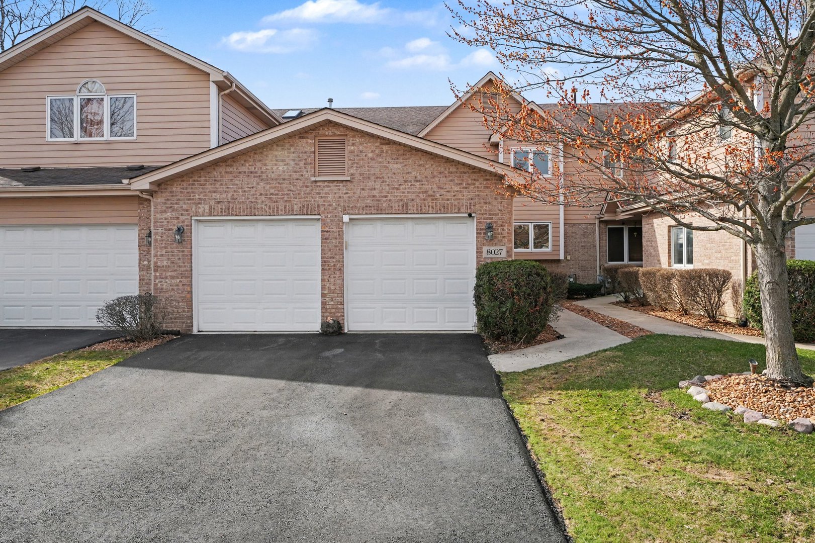 8027 Enclave Lane, Tinley Park, IL 60487