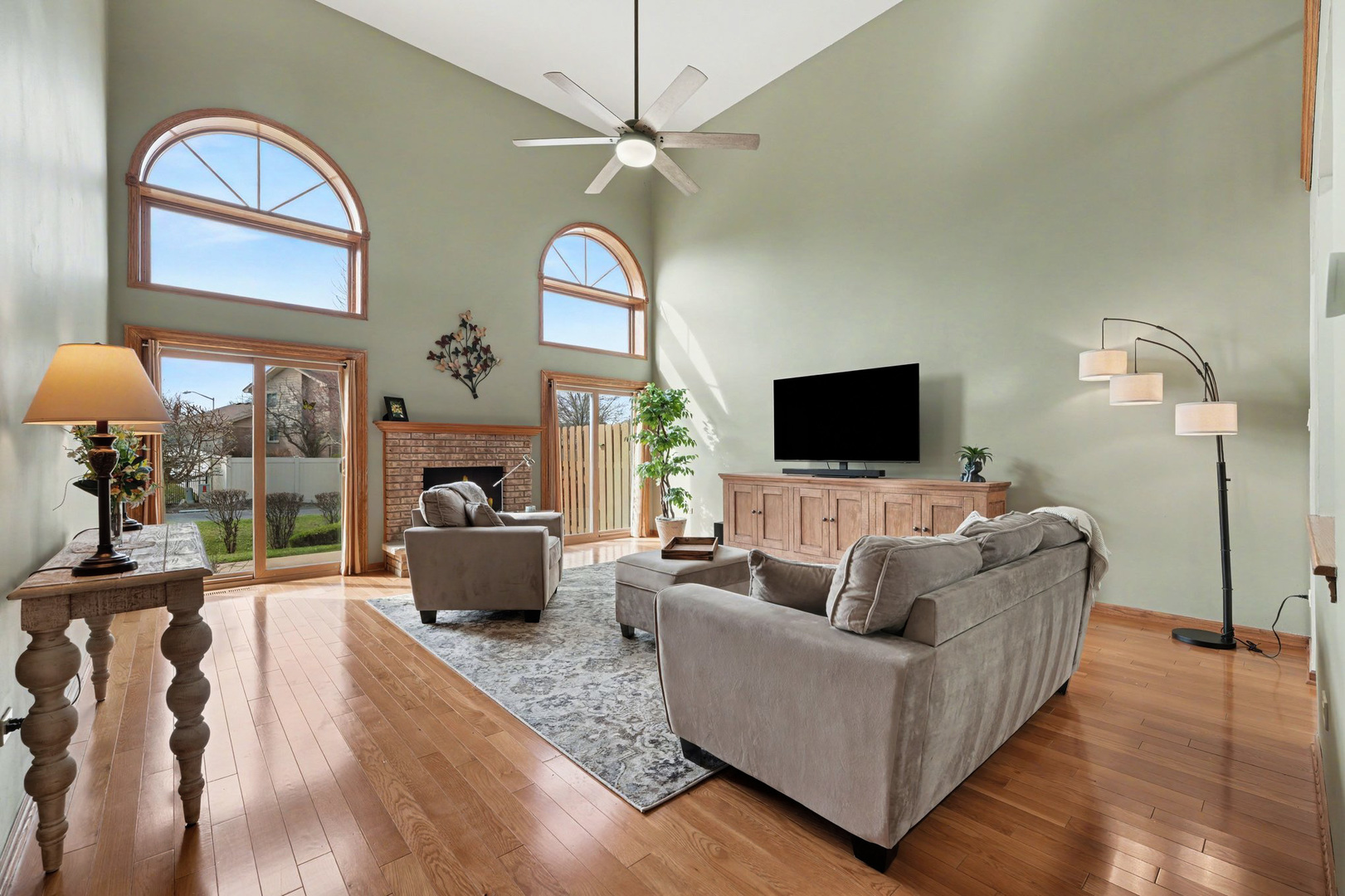 8027 Enclave Lane, Tinley Park, IL 60487