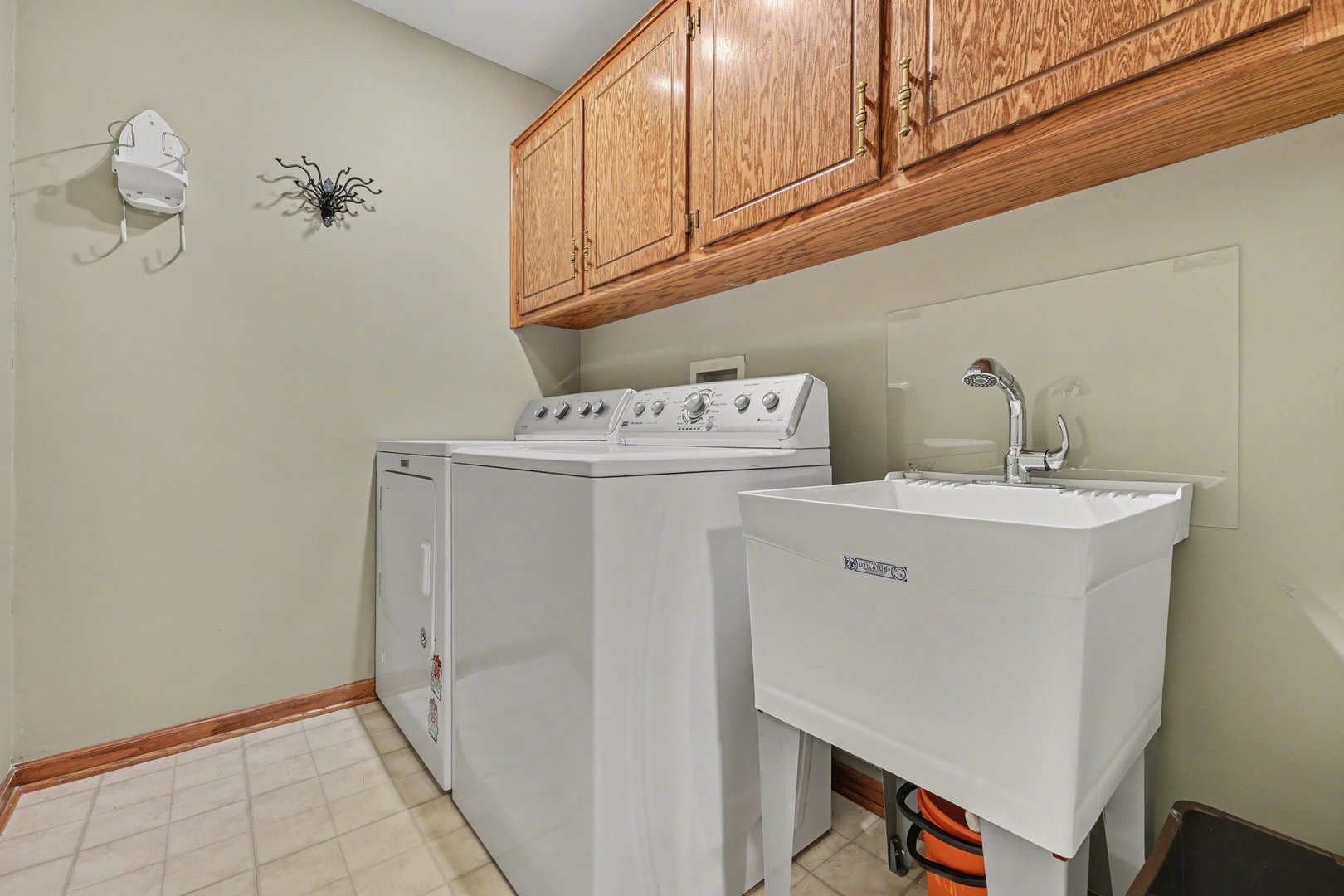 8027 Enclave Lane, Tinley Park, IL 60487