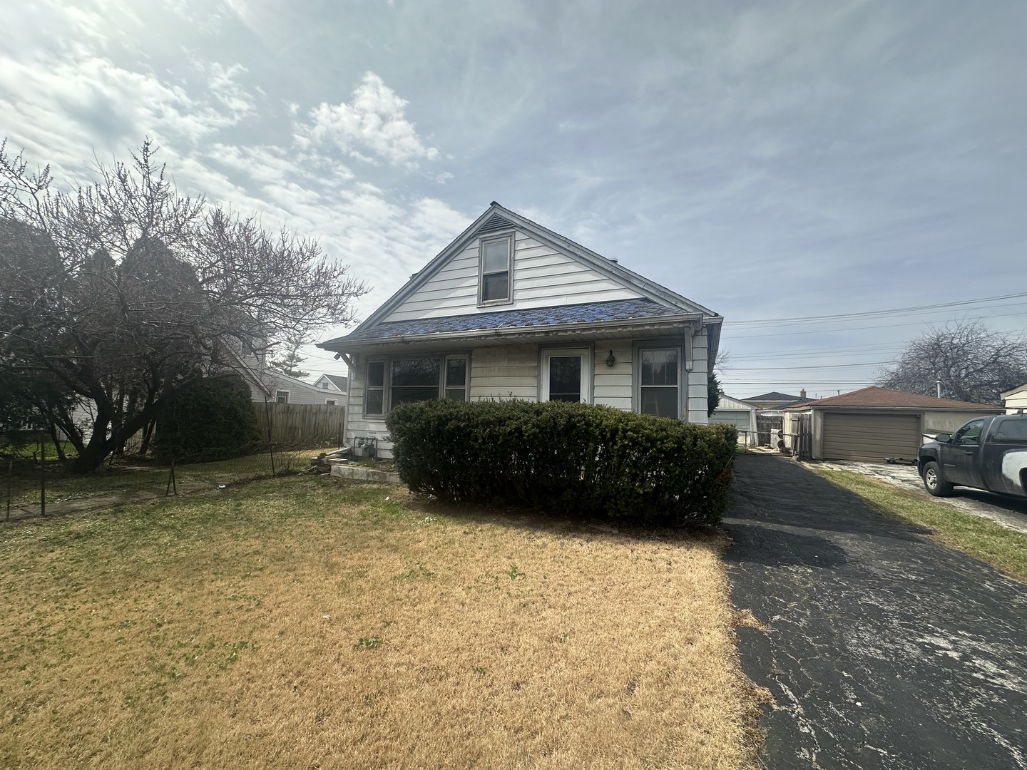 7712 New Castle Avenue, Burbank, IL 60459