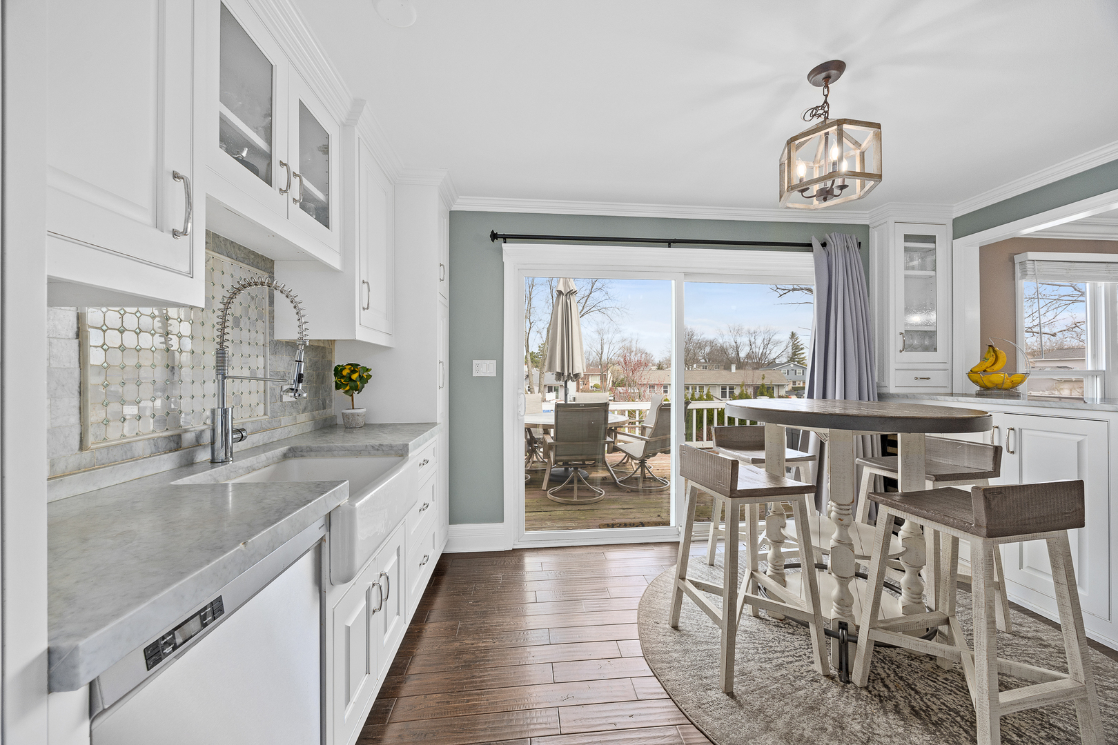 960 Sycamore Court, Hoffman Estates, IL 60192