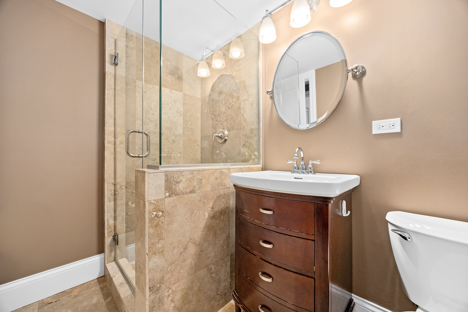 960 Sycamore Court, Hoffman Estates, IL 60192