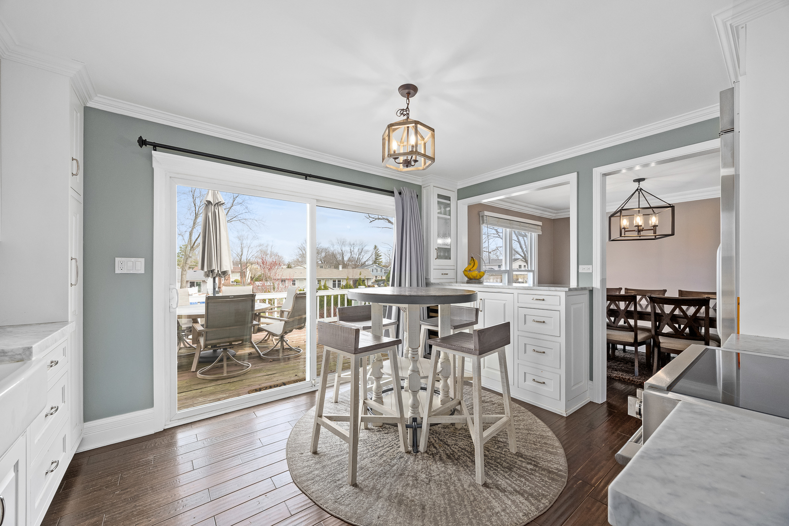 960 Sycamore Court, Hoffman Estates, IL 60192