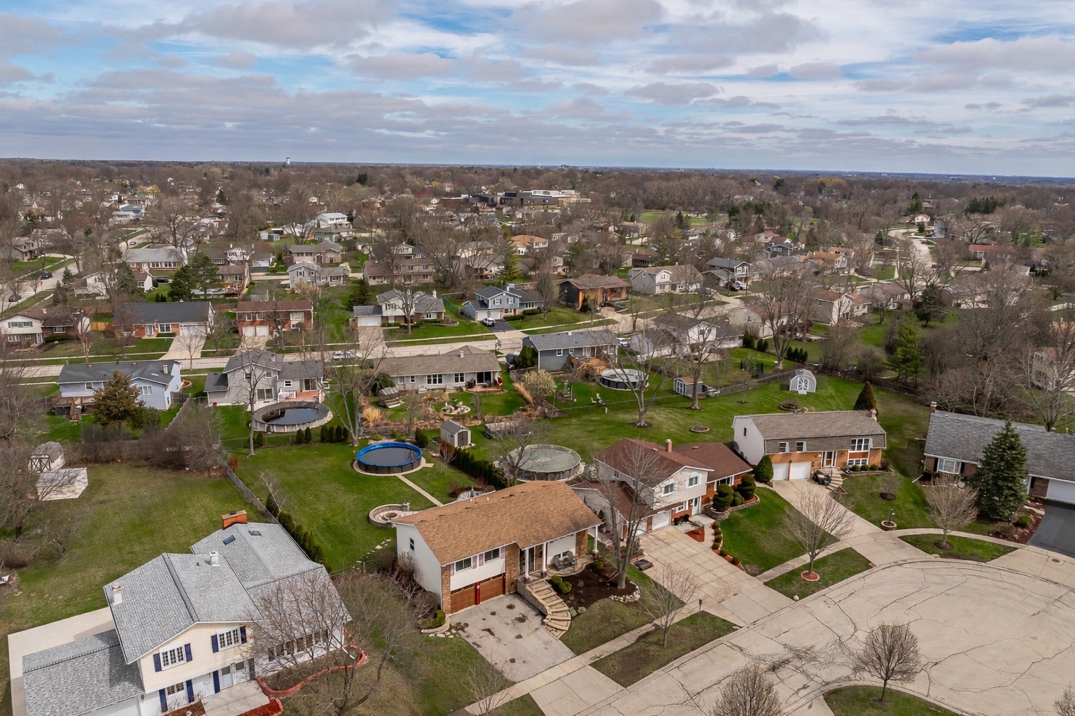 960 Sycamore Court, Hoffman Estates, IL 60192