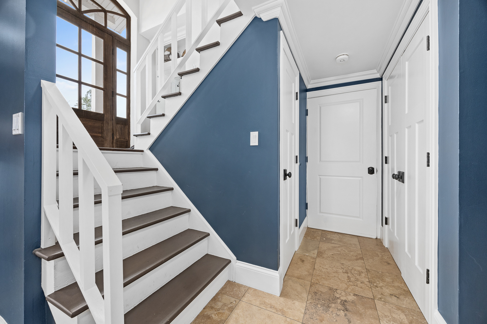 960 Sycamore Court, Hoffman Estates, IL 60192