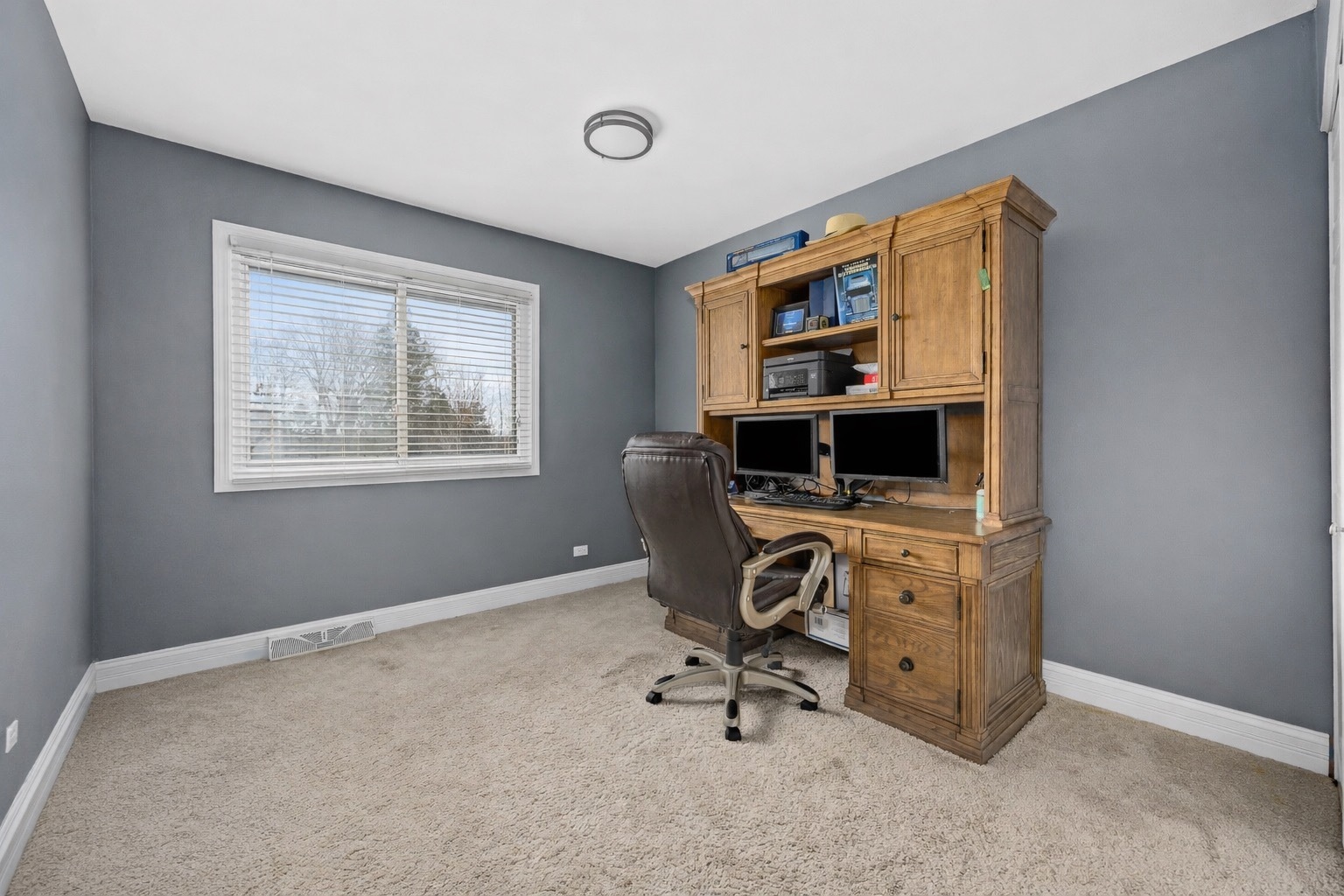 960 Sycamore Court, Hoffman Estates, IL 60192