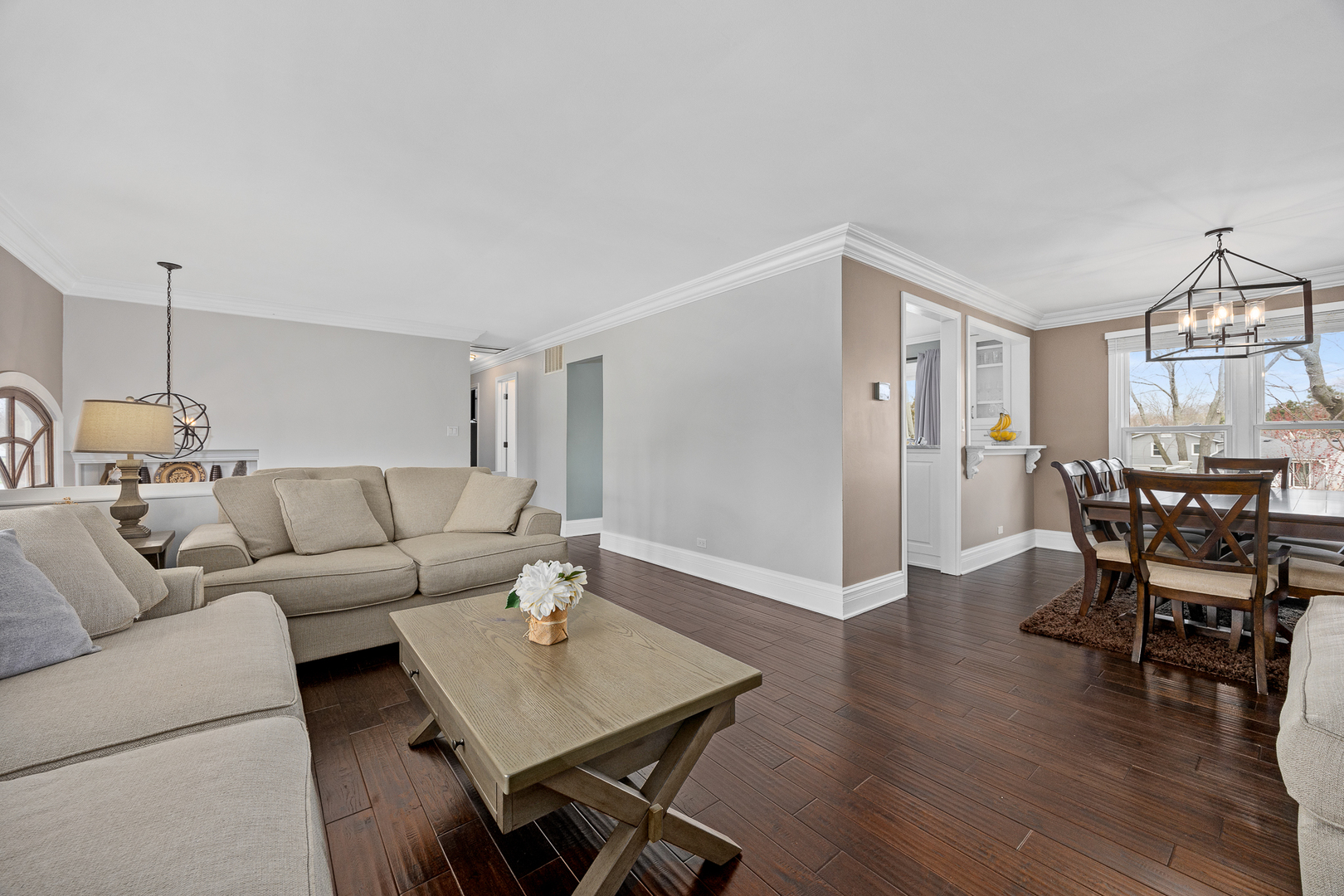 960 Sycamore Court, Hoffman Estates, IL 60192