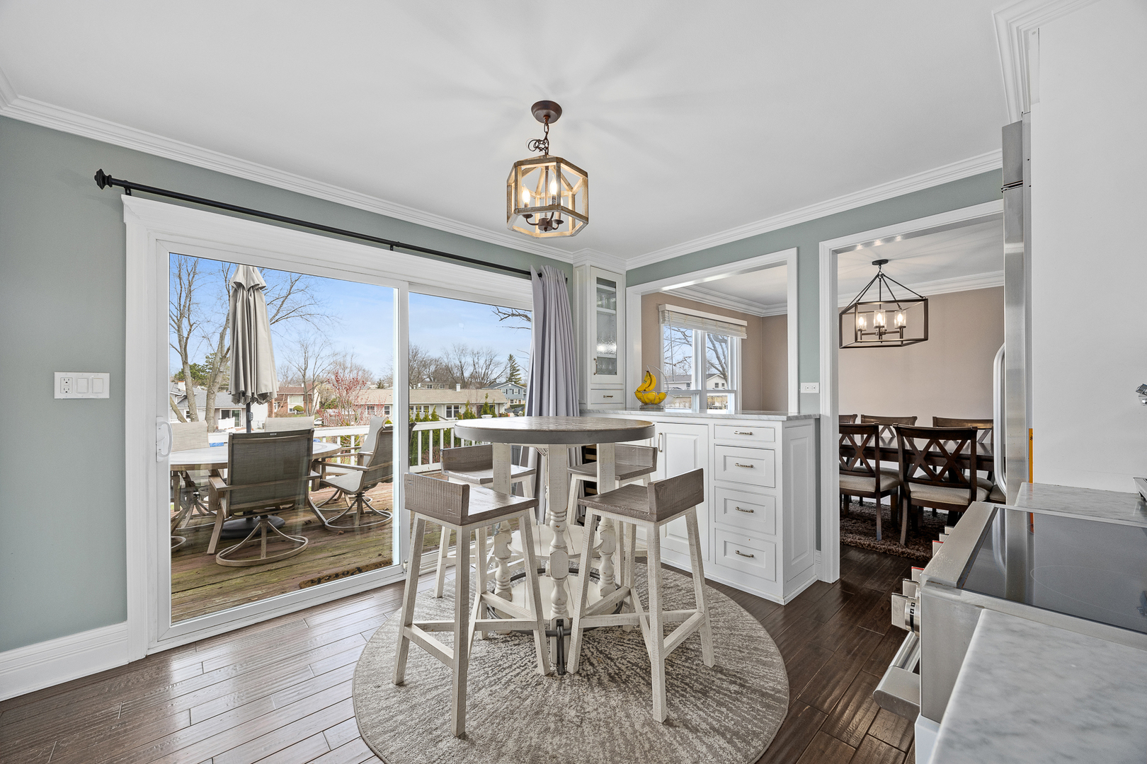 960 Sycamore Court, Hoffman Estates, IL 60192