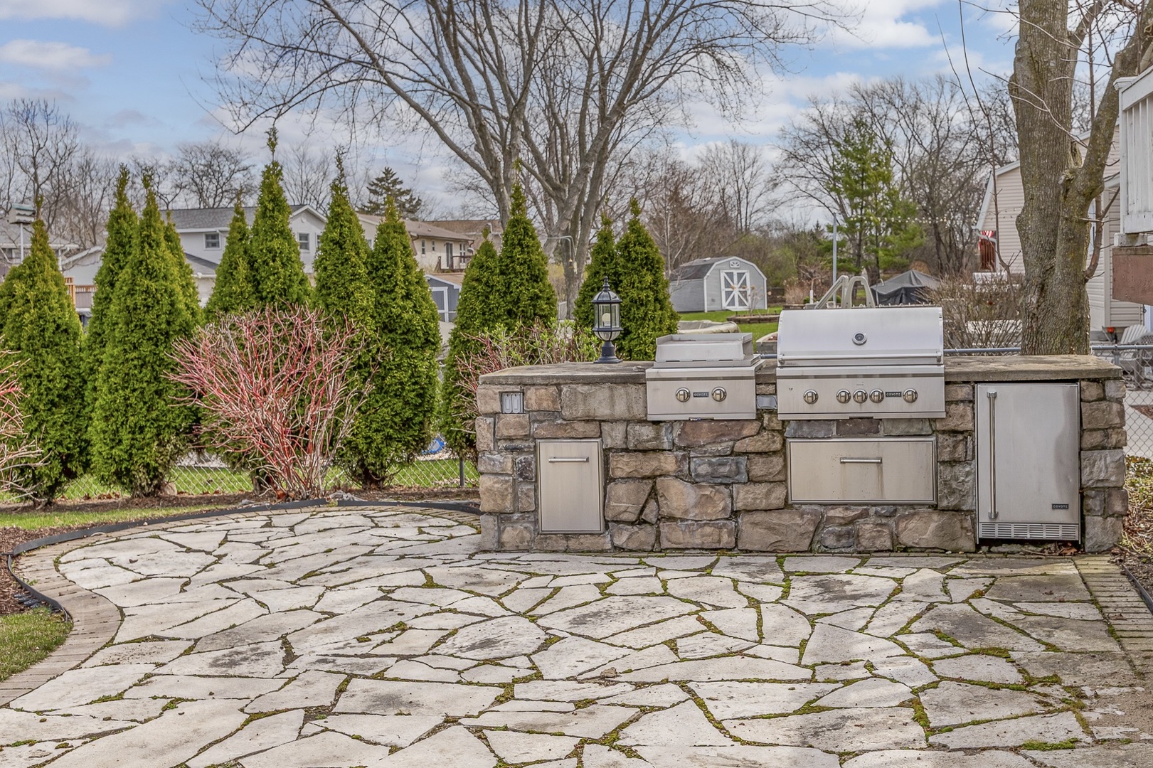 960 Sycamore Court, Hoffman Estates, IL 60192