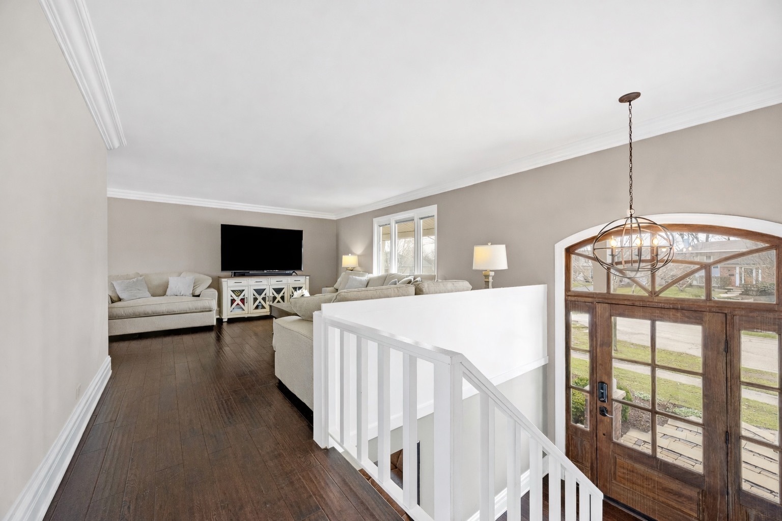 960 Sycamore Court, Hoffman Estates, IL 60192