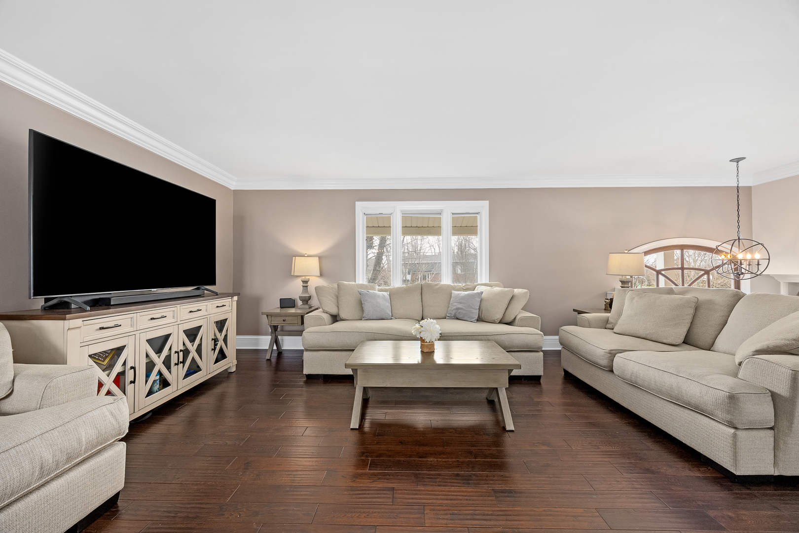 960 Sycamore Court, Hoffman Estates, IL 60192