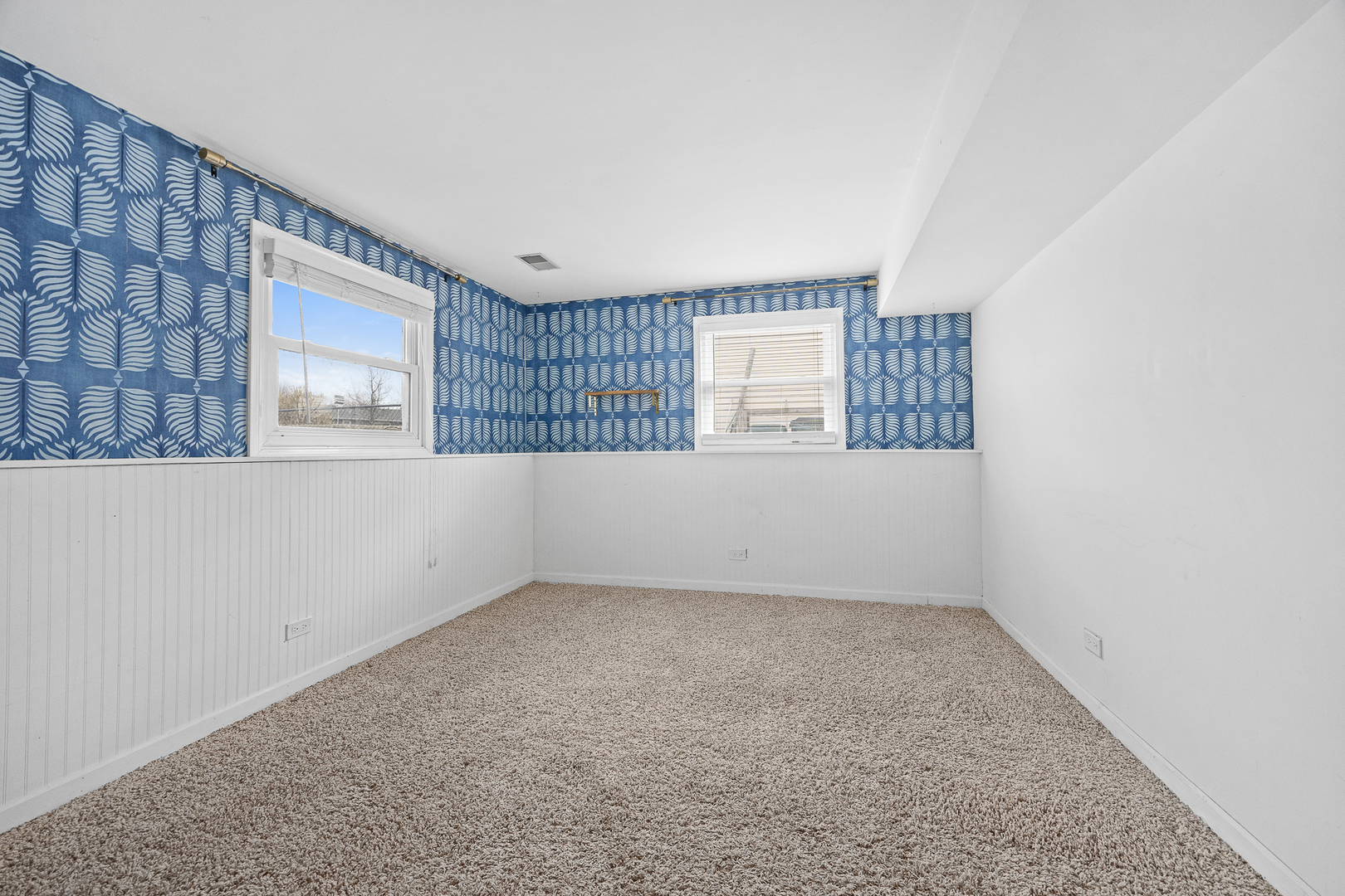 960 Sycamore Court, Hoffman Estates, IL 60192