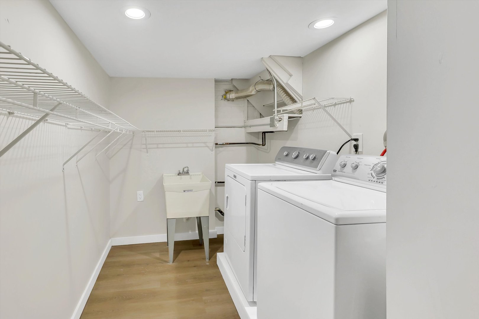 4821 N Mont Clare Avenue, Chicago, IL 60656