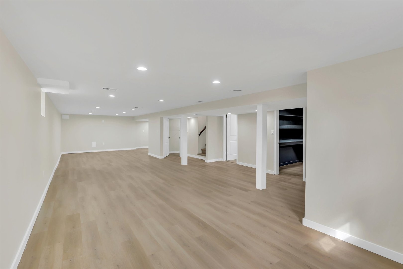 4821 N Mont Clare Avenue, Chicago, IL 60656