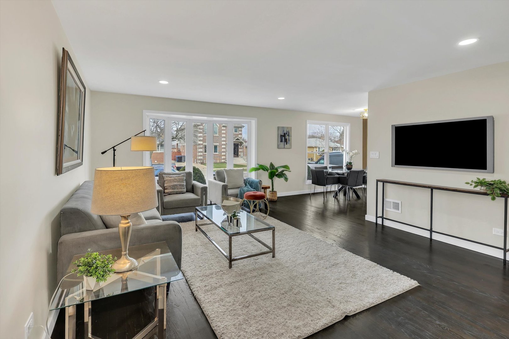 4821 N Mont Clare Avenue, Chicago, IL 60656