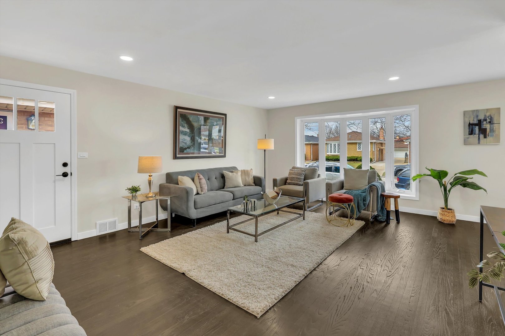 4821 N Mont Clare Avenue, Chicago, IL 60656