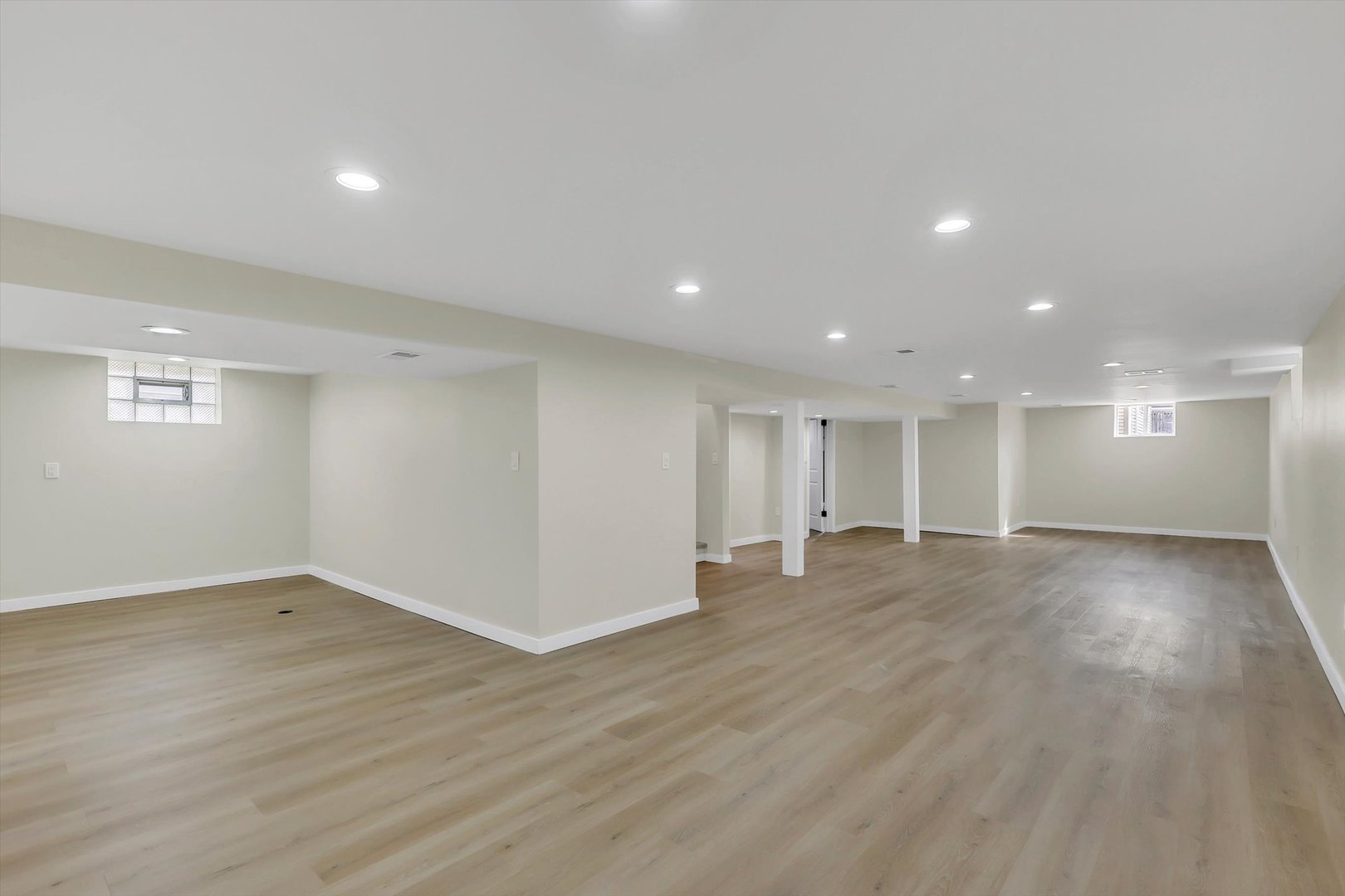 4821 N Mont Clare Avenue, Chicago, IL 60656