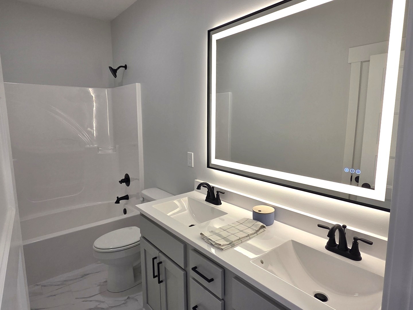 2905 Binghamton Lane, Bloomington, IL 61705