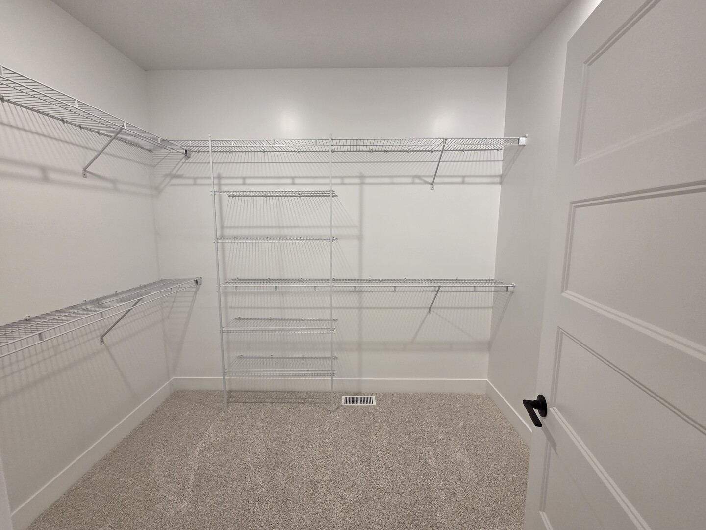 2905 Binghamton Lane, Bloomington, IL 61705