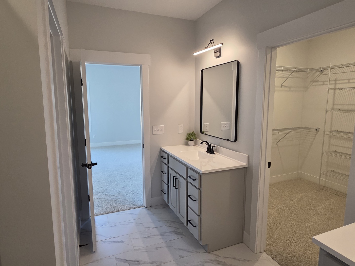 2905 Binghamton Lane, Bloomington, IL 61705