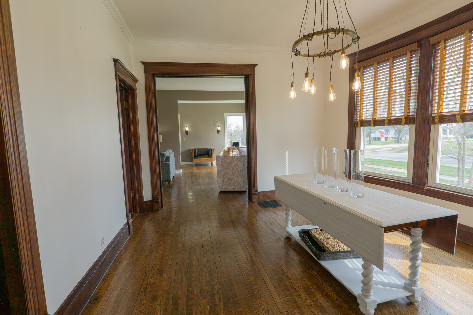 520 S Wheaton Avenue, Wheaton, IL 60187