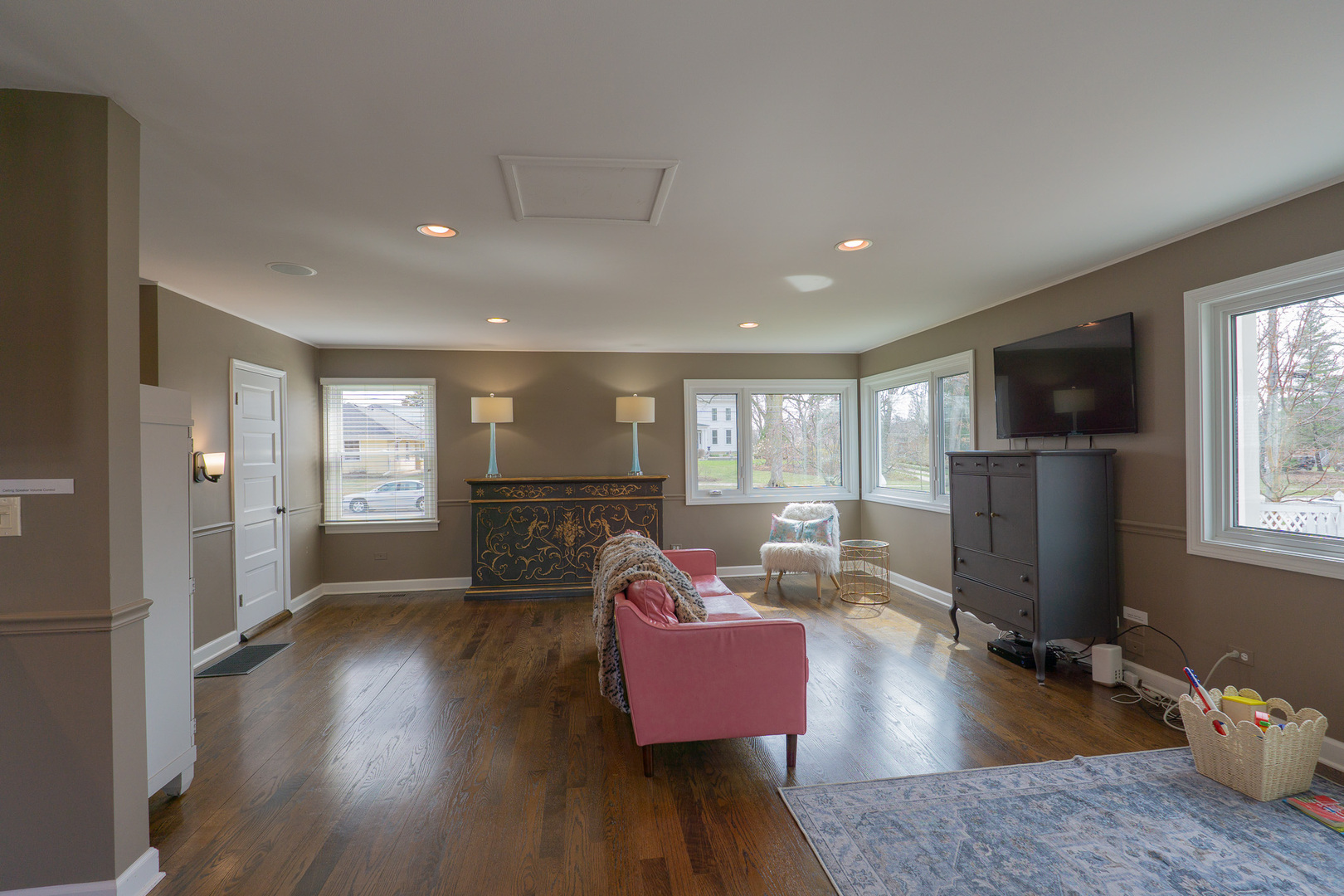 520 S Wheaton Avenue, Wheaton, IL 60187