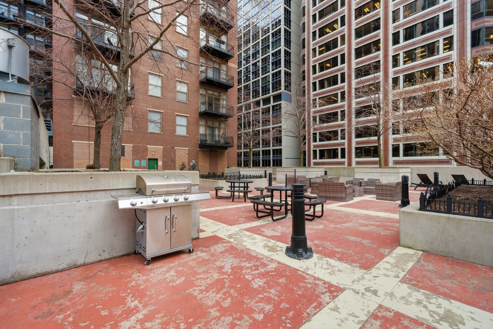 212 W Washington Street #906, Chicago, IL 60606