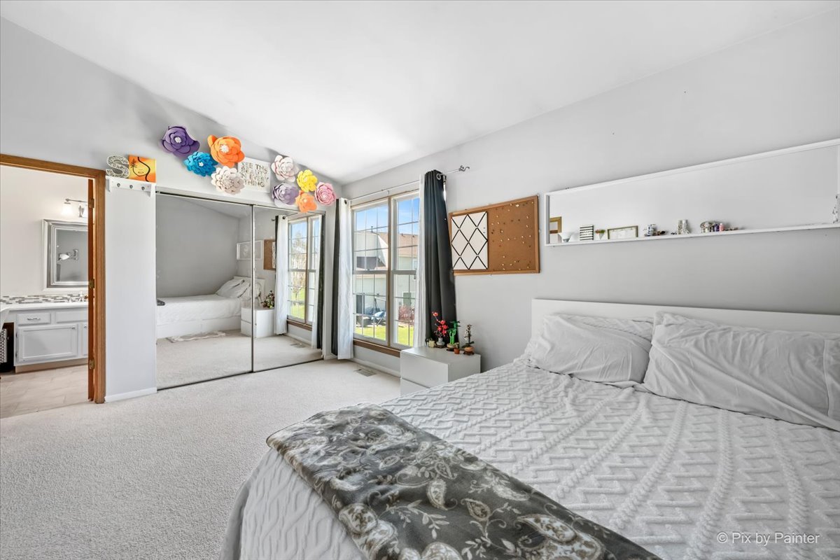 20 N Oltendorf Road, Streamwood, IL 60107