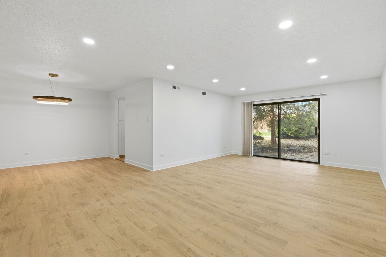 8216 Mulberry Court #8A, Palos Hills, IL 60465