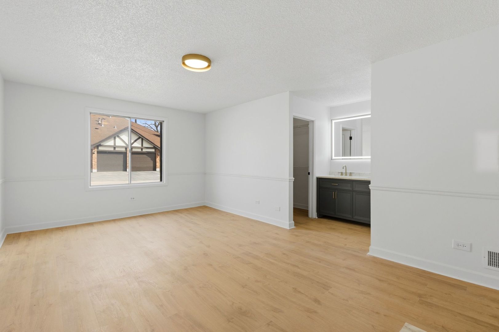 8216 Mulberry Court #8A, Palos Hills, IL 60465