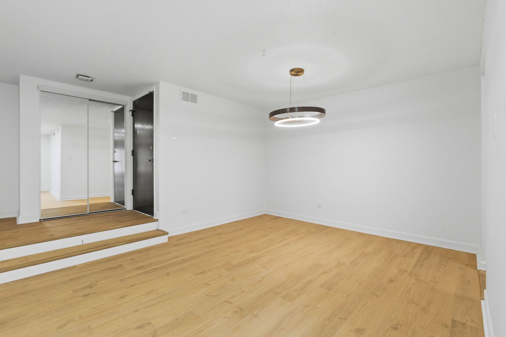 8216 Mulberry Court #8A, Palos Hills, IL 60465